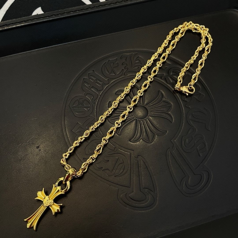 Ch*0me He**ts necklaces